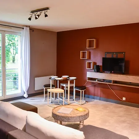 Apartment Calme Et Terrasse Privee Pres De Vichy *